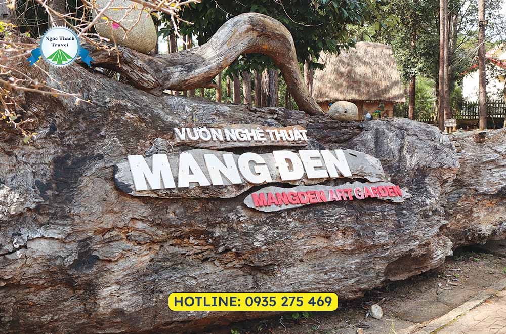 Tượng Đức Mẹ Măng Đen