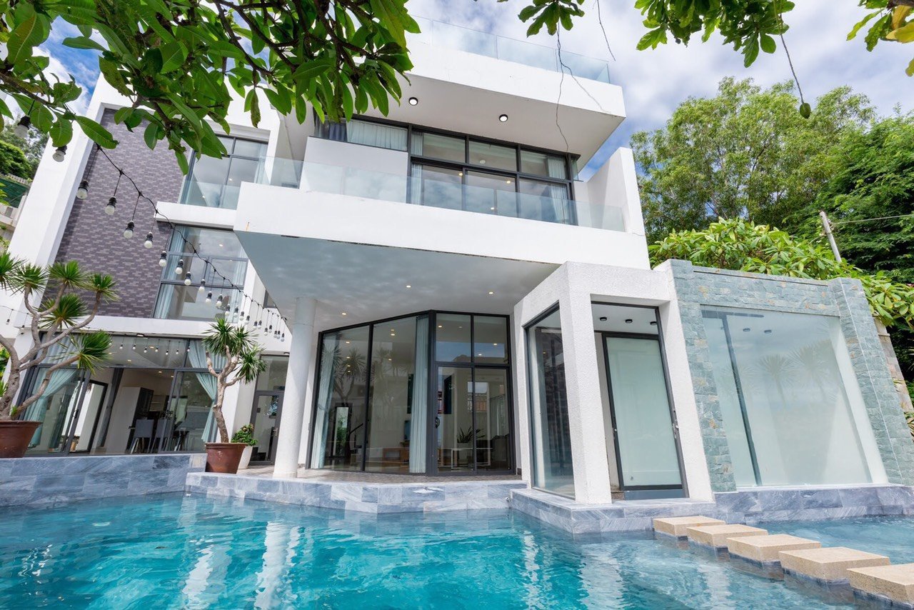 Tất niên mà chỉ ăn nhà hàng thì chán lắm – thử 1 lần làm tiệc ở villa biển cho “đã”!